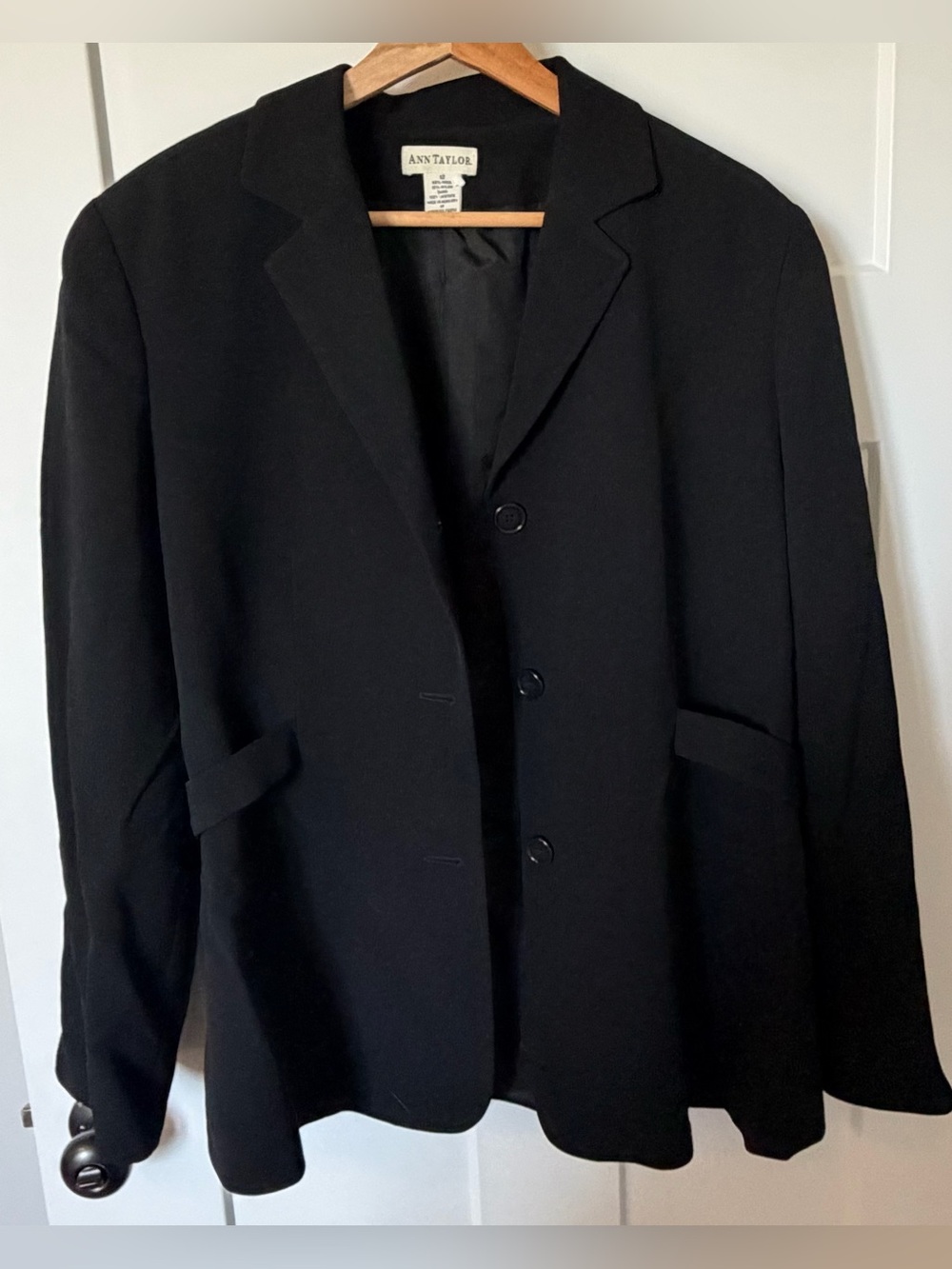 Ann Taylor Black Women's Wool Blazer Jacket Sz 12 EUC Office Business Casual